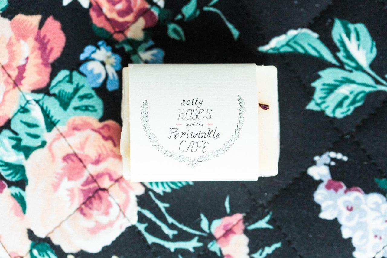 فندق إينغونيشفي  Salty Rose'S And The Periwinkle Cafe المظهر الخارجي الصورة